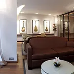 Hotel Le Colisée Parigi