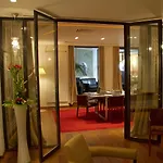 Le Colisée 3* Parigi