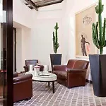 Le Colisée Parigi