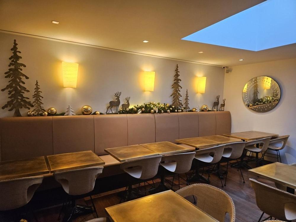 Le Colisée 3* Parigi